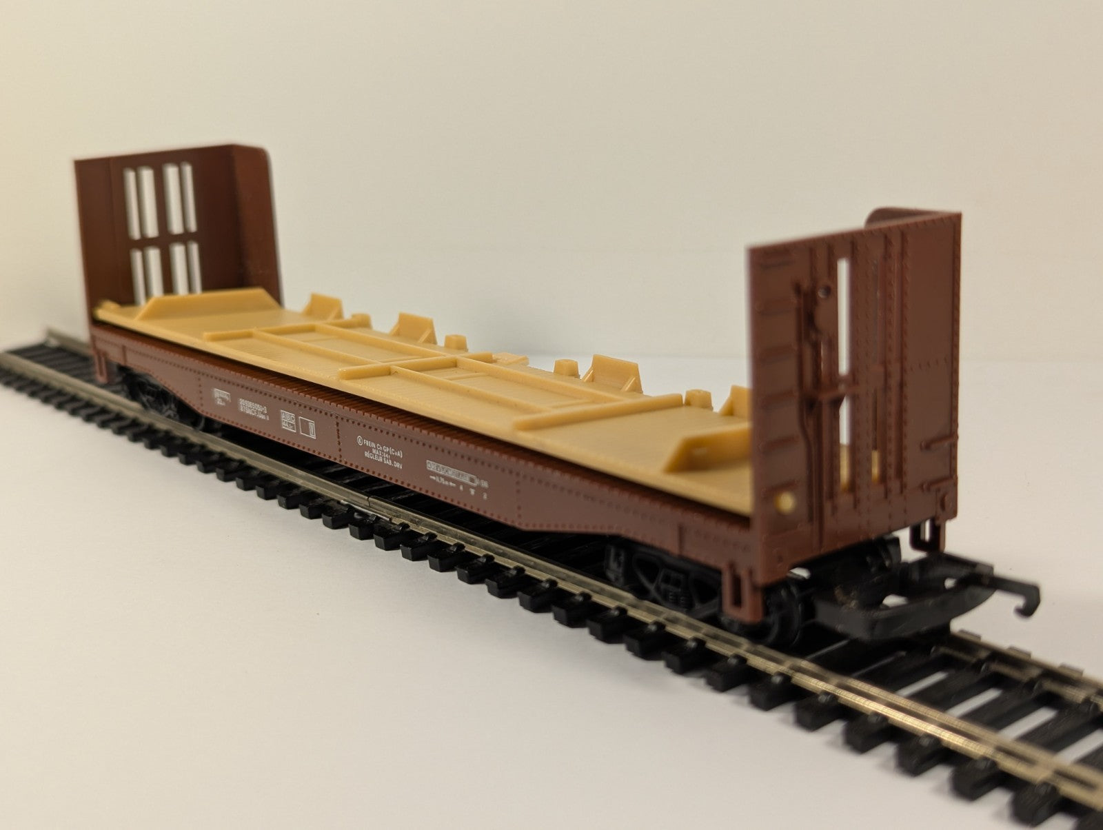 Lima HO Gauge Standard Bulkhead Flatcar