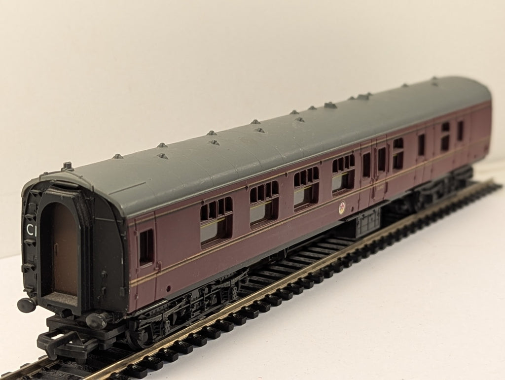 Mainline OO Gauge BR Maroon Mk1 Brake Coach