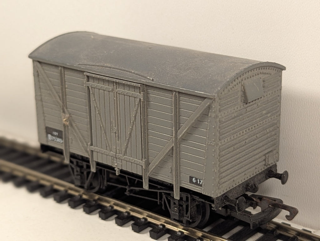 Dapol OO Gauge BR Grey Van (Missing Buffer & Coupling)