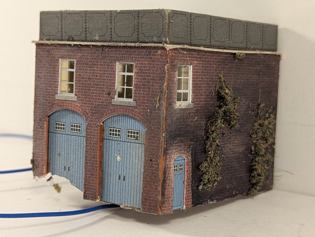 Metcalfe N Gauge Fire Station Building Red Brick with lights