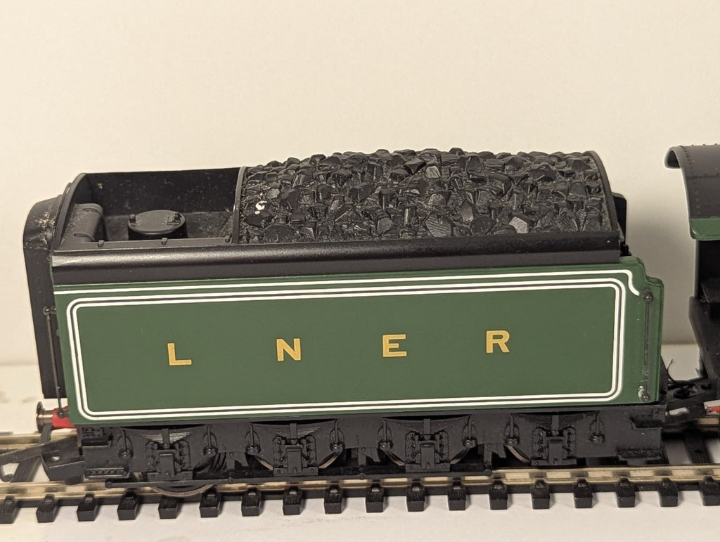 Hornby R098 OO Gauge LNER A3 Flying Scotsman – Missing Front Coupling