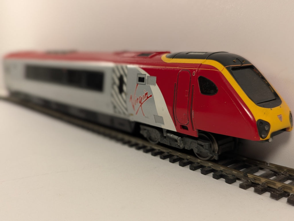 Bachmann OO Gauge Class 221 Super Voyager Driving Car Diesel Multiple Unit 60351