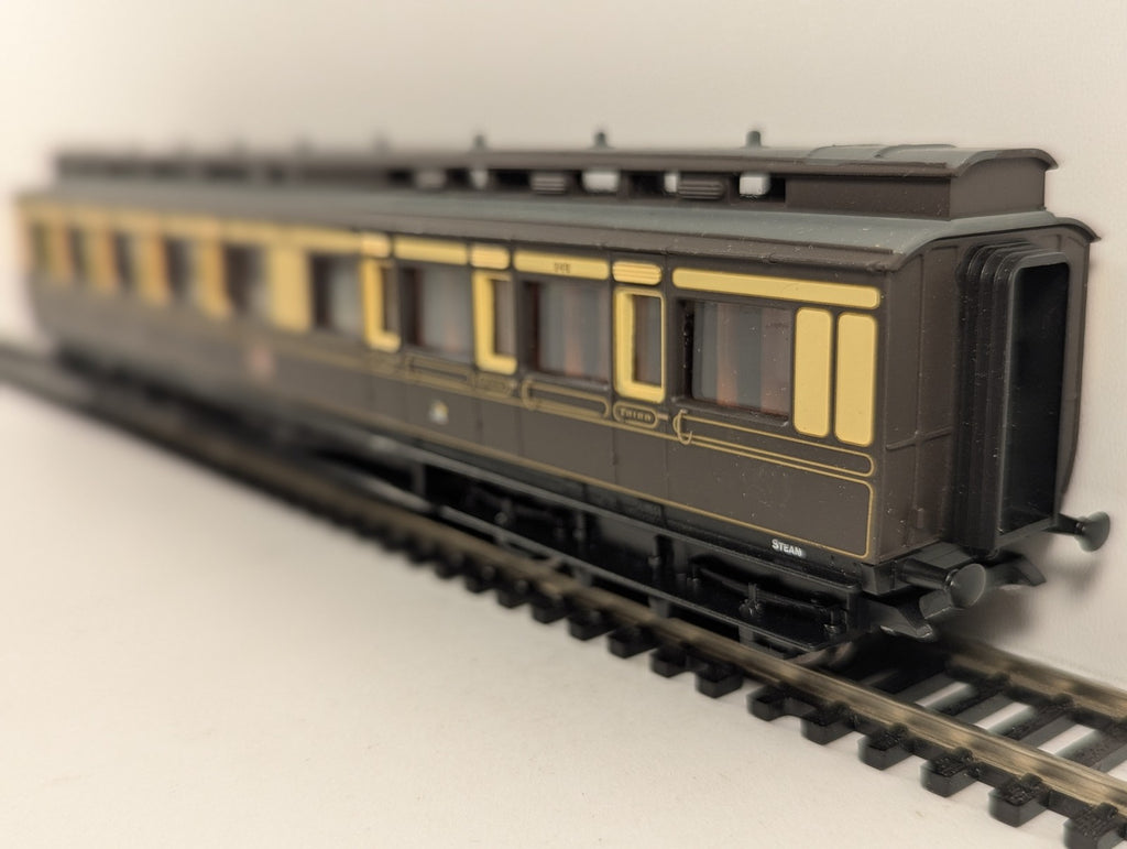 Hornby OO Gauge GWR Clerestory Third Class Coach Passenger Coach 948