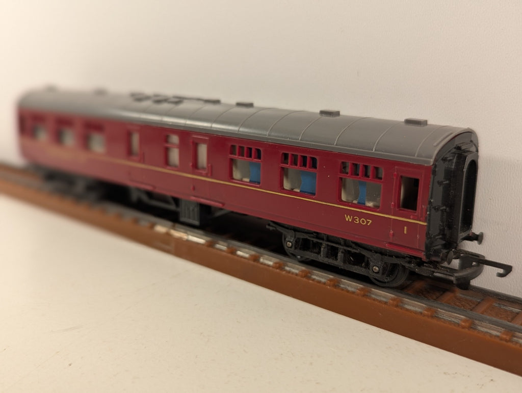 Tri-ang TT Gauge BR Mk1 First Class Restaurant Car