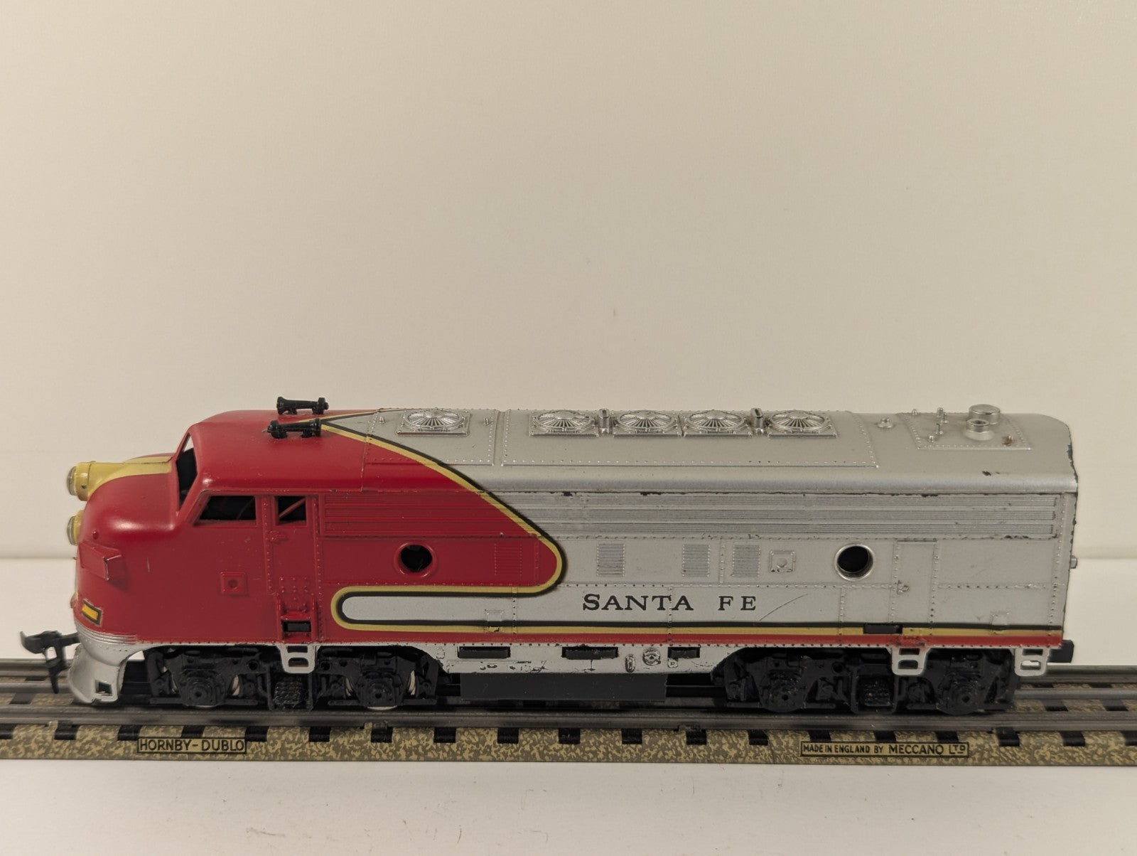 Tyco HO Scale Santa Fe F7A Diesel Spares/Repair