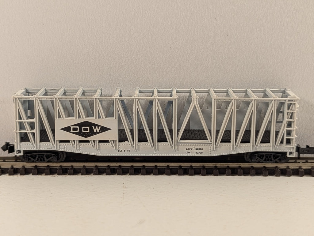 Trix N Gauge 70-Ton DOW Chemical Company Flat Beam Container Car