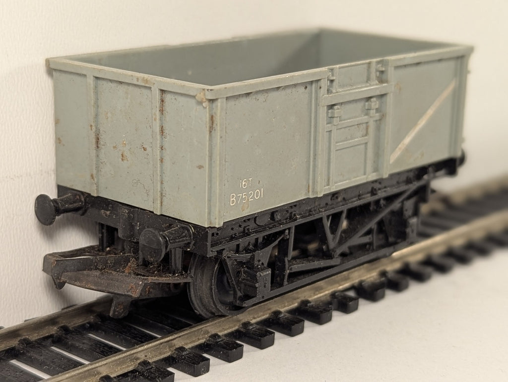 Tri-ang OO Gauge 16 Ton Mineral Wagon B75201 BR Grey R11