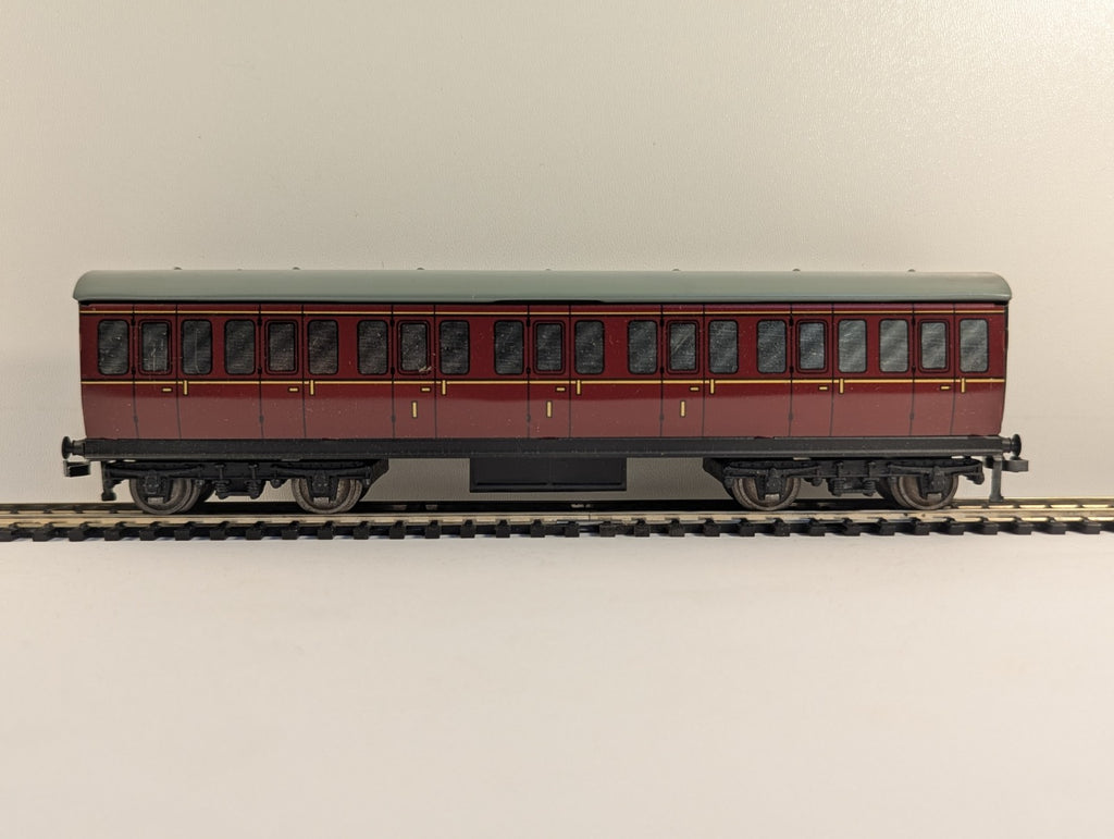 Hornby-Dublo 32017 OO Gauge D12 1st class suburban Coach - Boxed