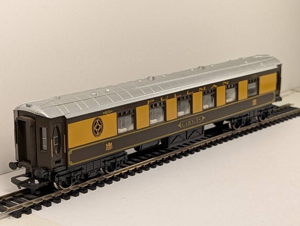 Hornby R223 OO Gauge BR Pullman 1st Class Coach Car 78