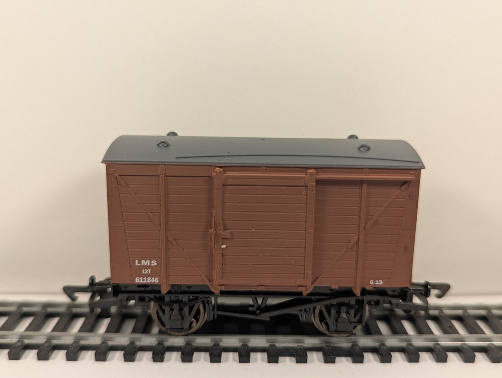 Dapol B567 OO LMS Vent Van