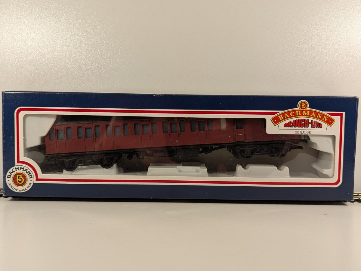 Bachmann 34-625 BR Mk1 Suburban Brake Coach in Crimson