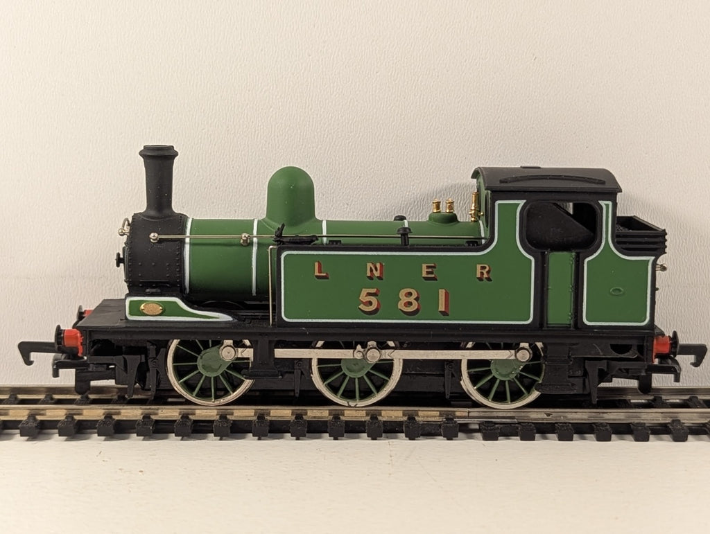 Mainline OO Gauge LNER Class J72 0-6-0T 581 Tank Locomotive