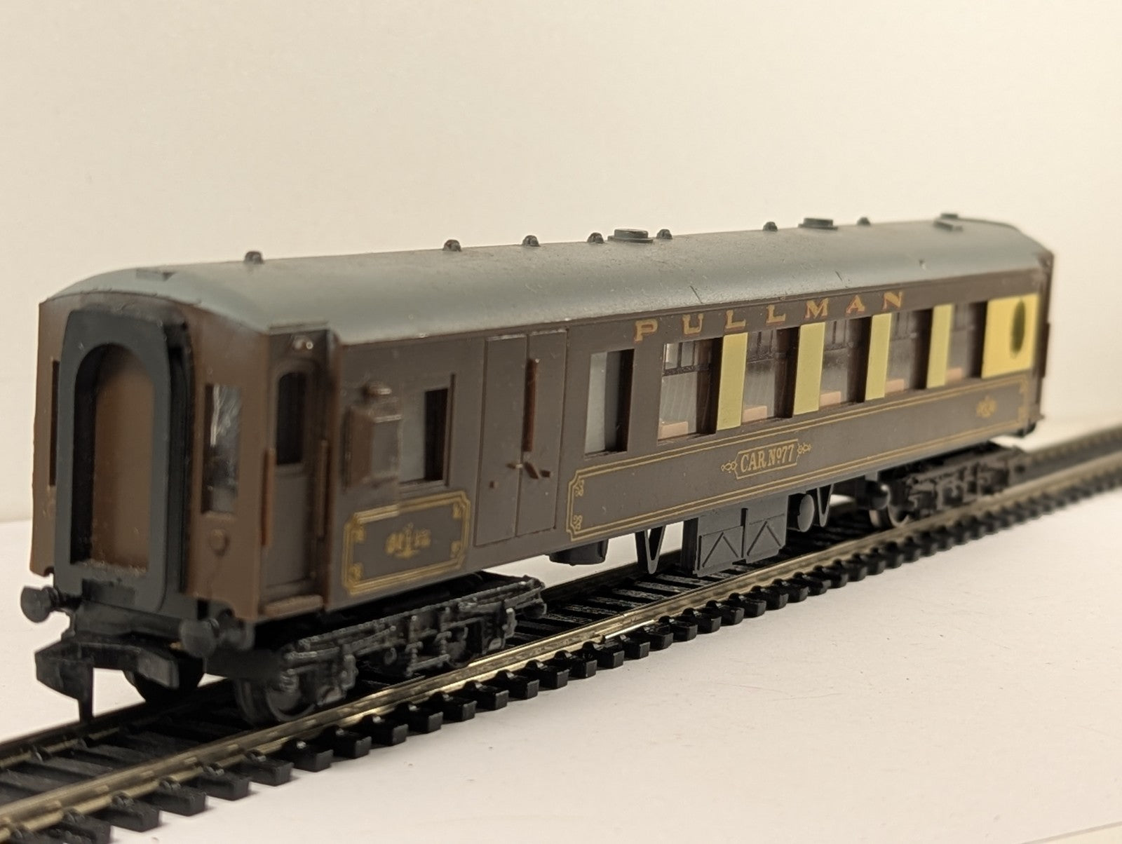 Wrenn Pullman Brake 2nd Coach No.77 OO Gauge