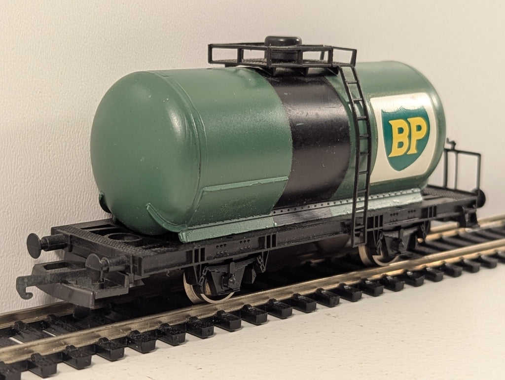 Lima HO Gauge BP Green Tanker Wagon
