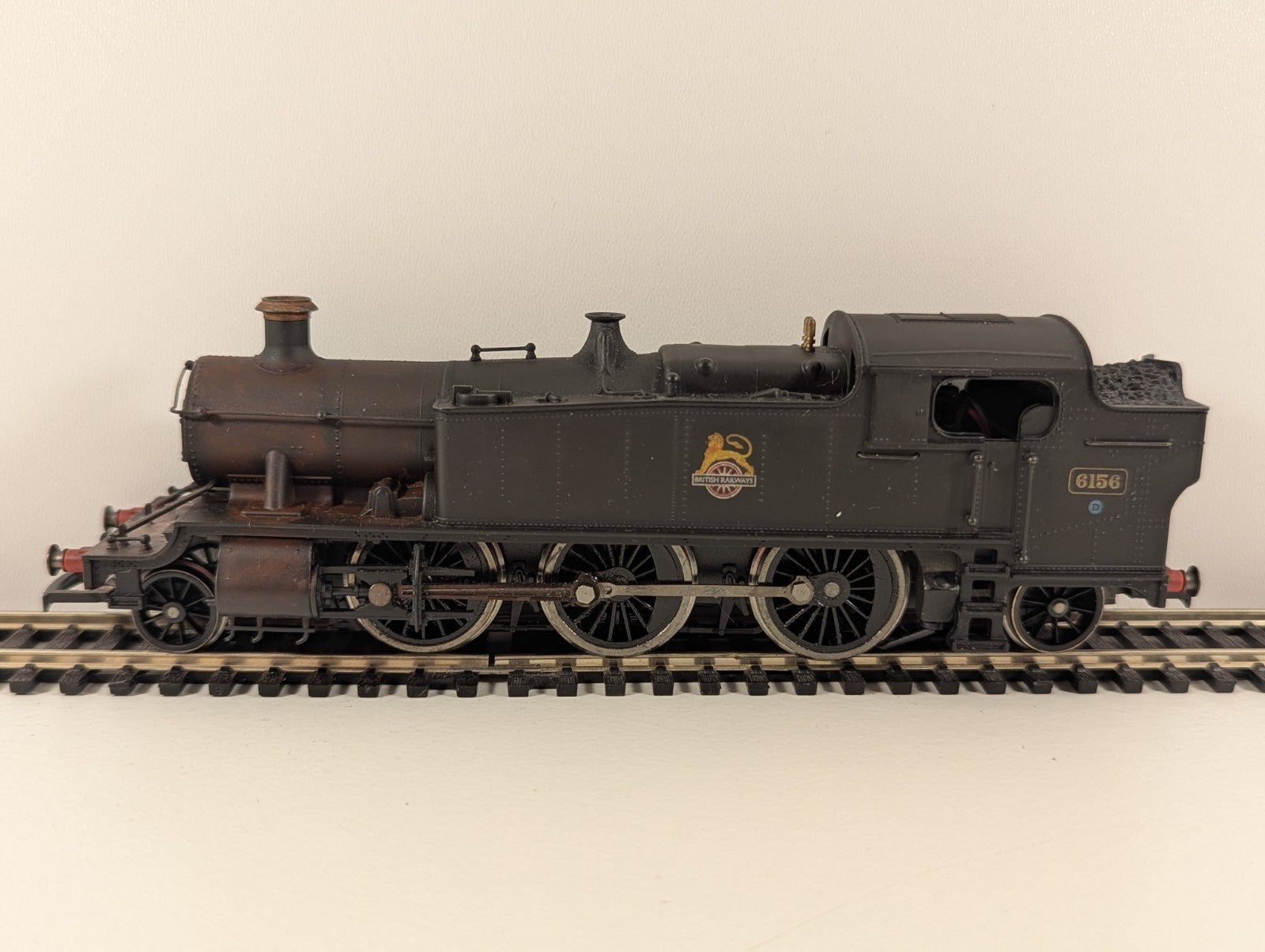 Hornby R2624 – BR 61xx Class 2-6-2T “Prairie” No. 5157 (BR Black, DCC Fitted)