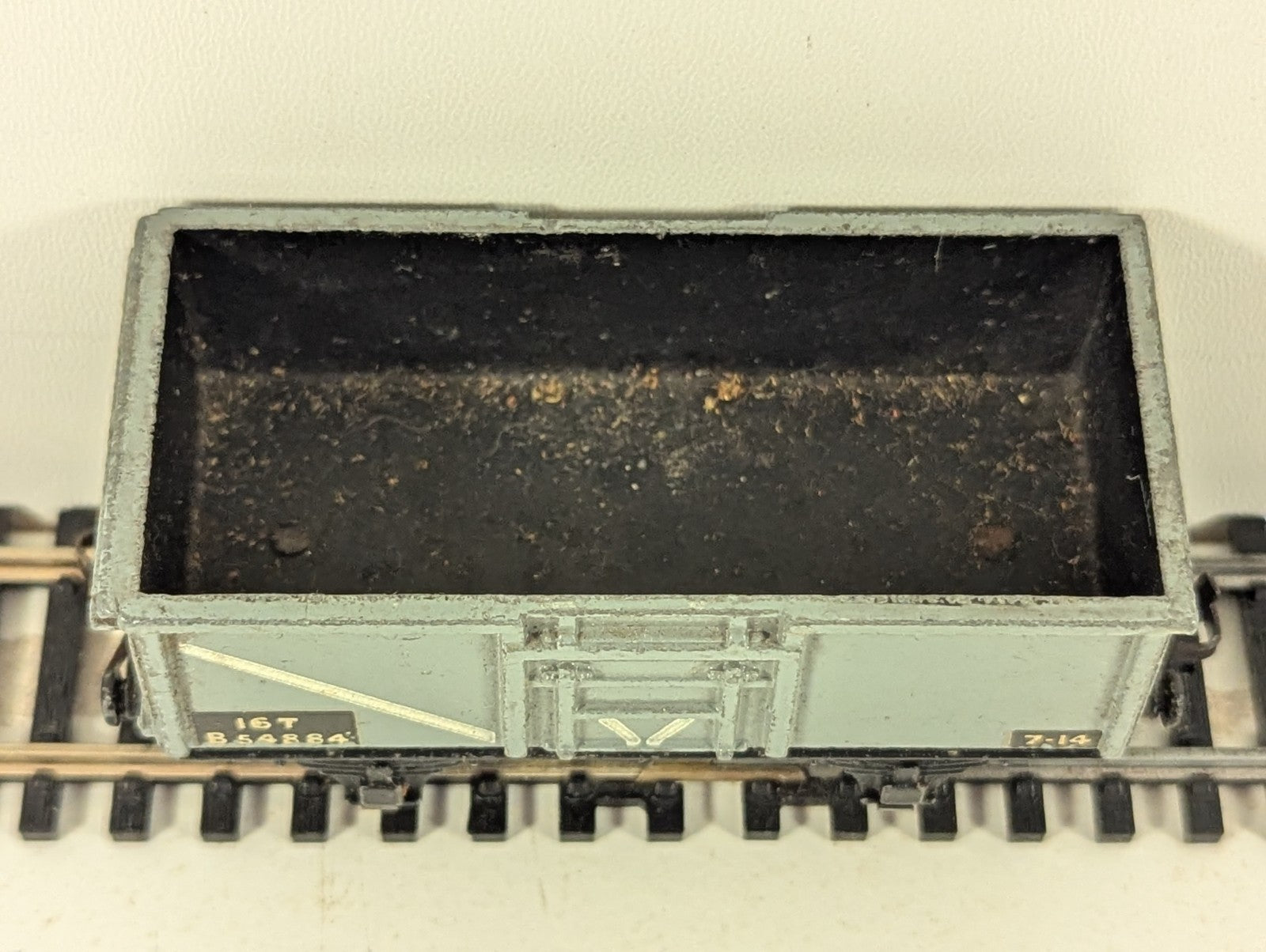 Hornby Dublo 32057 OO Gauge 16 Ton Mineral Wagon