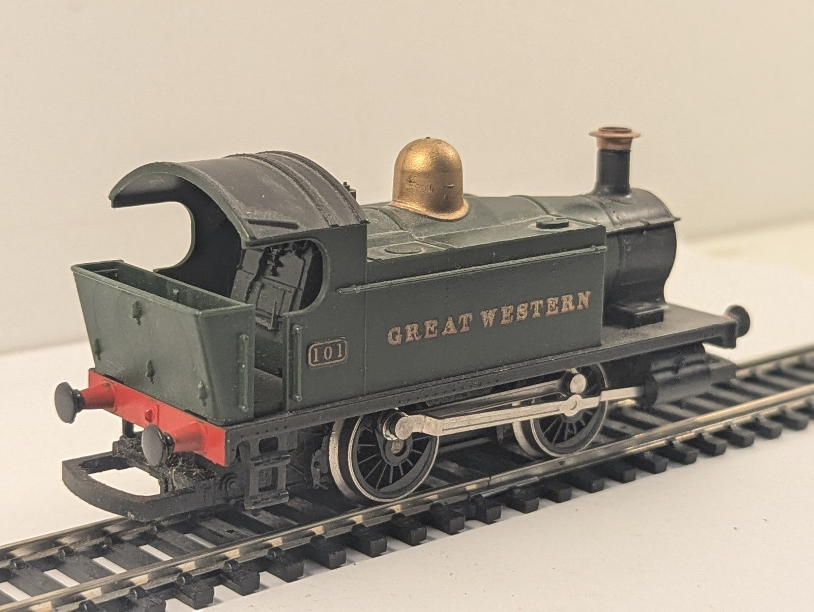 Hornby R077 OO Gauge GWR Class 101 Holden 0-4-0T Tank Locomotive