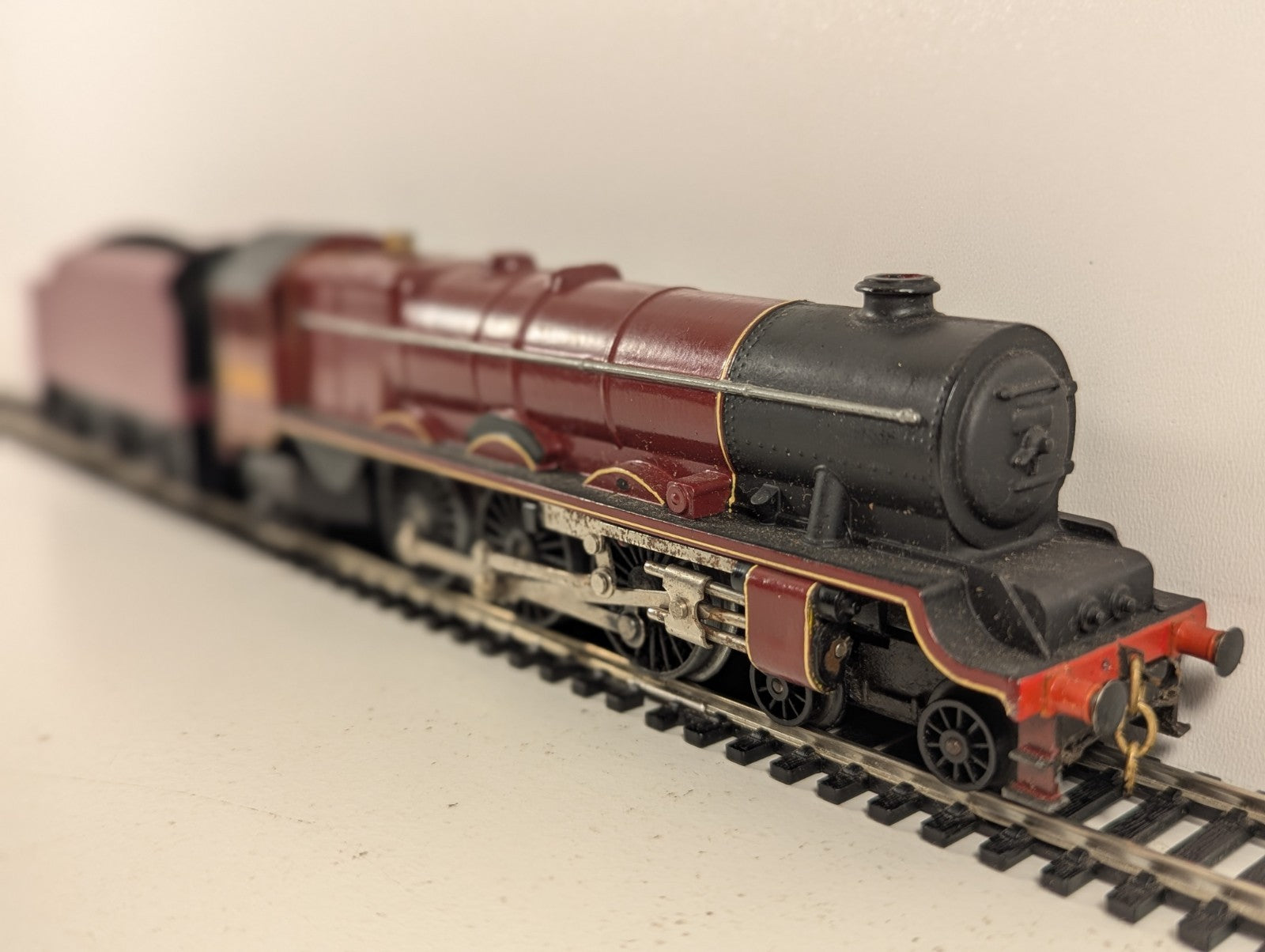 Tri-ang OO Gauge Princess Royal Class Steam Locomotive 6200 LMS Maroon