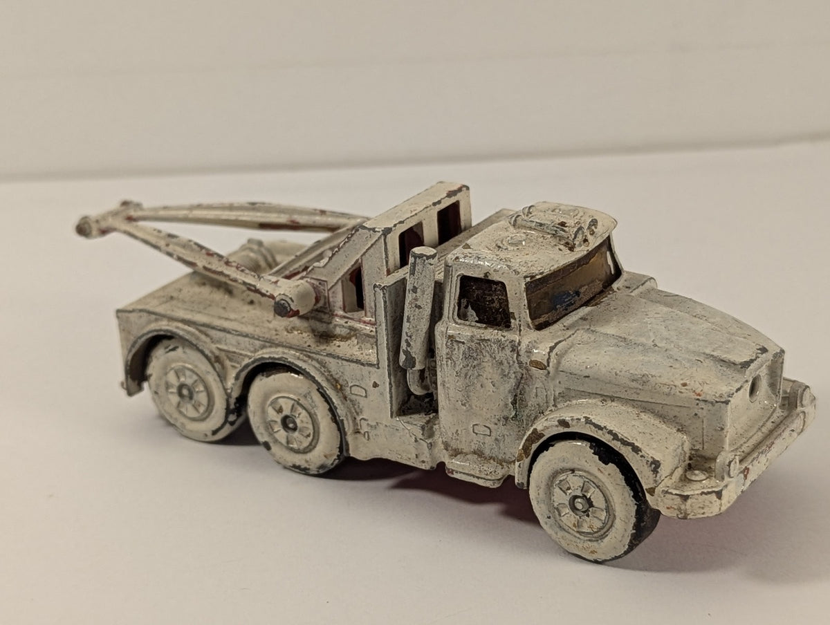 Matchbox Scammell Heavy Wreck Truck Die-cast Vehicle White (Overpainted) K2