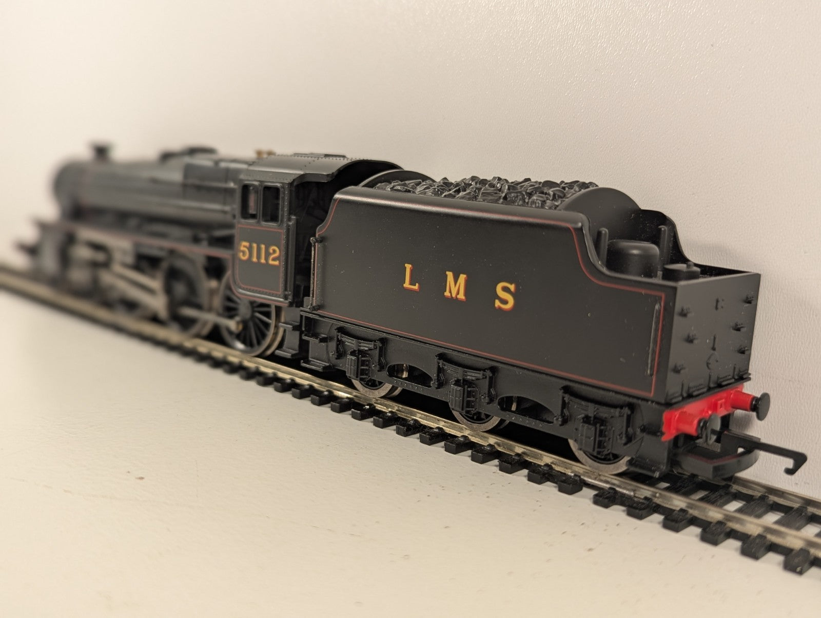 Hornby R2881 LMS Class 5MT “Black 5” Steam Locomotive LMS Lined Black