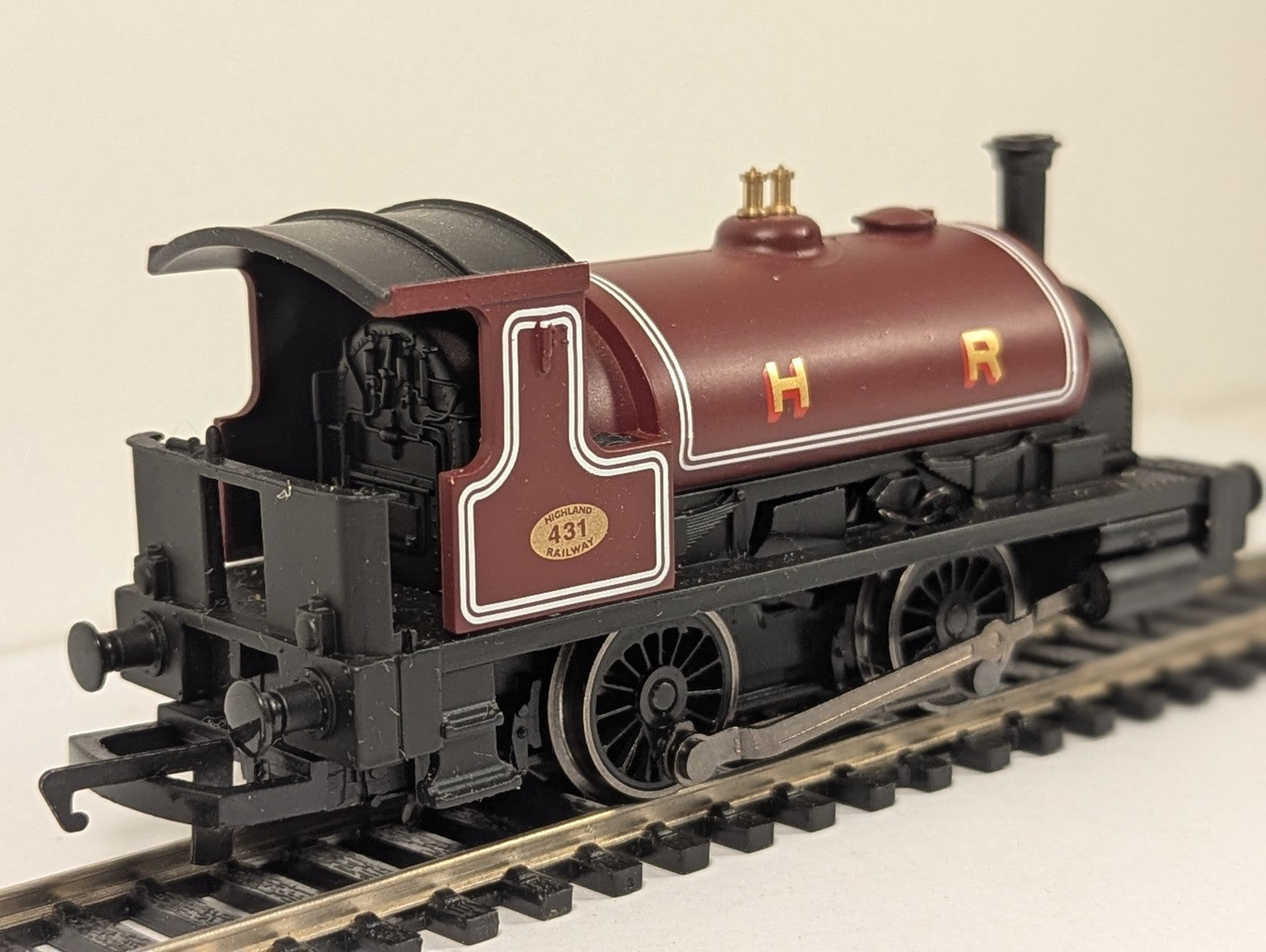 Hornby R1157 OO Gauge Class 0F “Pug” 0-4-0ST HR Maroon