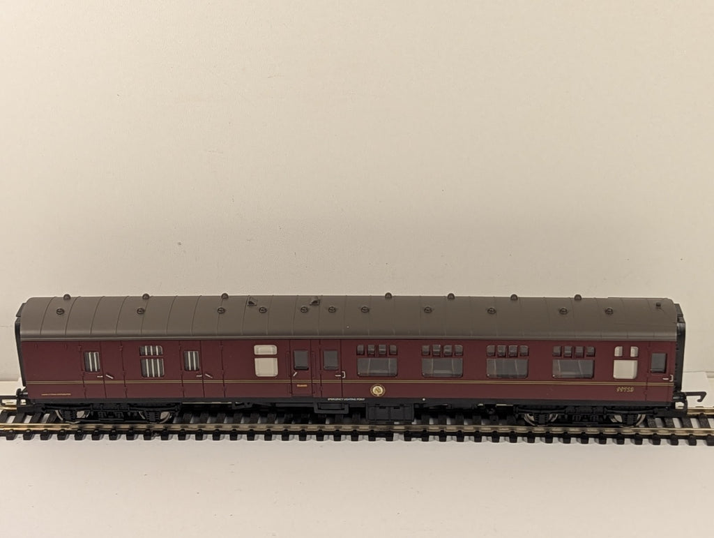 Hornby OO Gauge R4312 Hogwarts Express BSK Brake Coach 99723