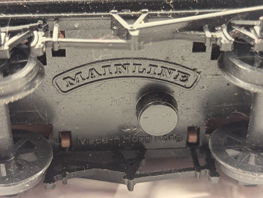 Mainline OO Gauge BR 12T Cattle Wagon