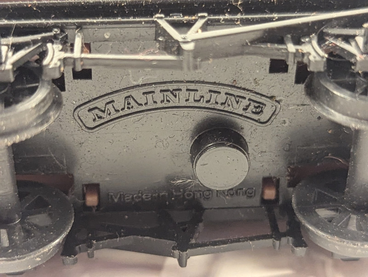 Mainline OO Gauge BR 12T Cattle Wagon