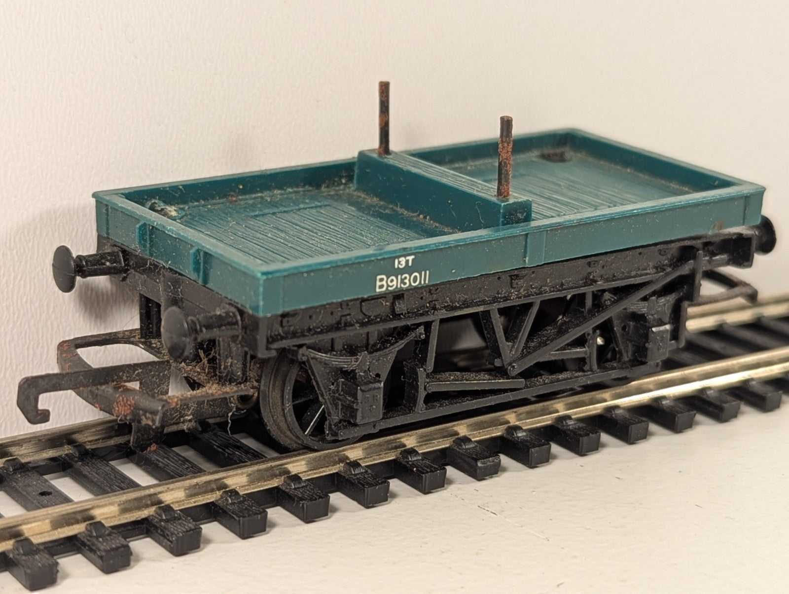 Hornby Tri-ang OO Gauge Bolster Wagon B913011