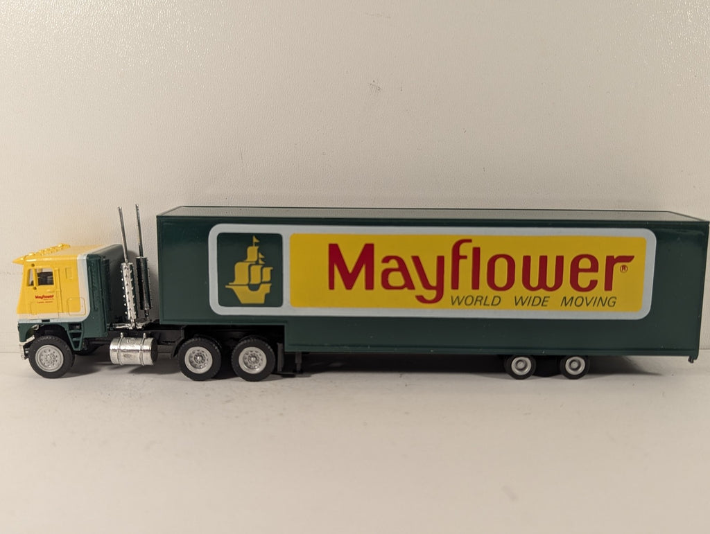 Con-Cor HO Gauge Tractor + Moving Van Trailer Mayflower Road Vehicle