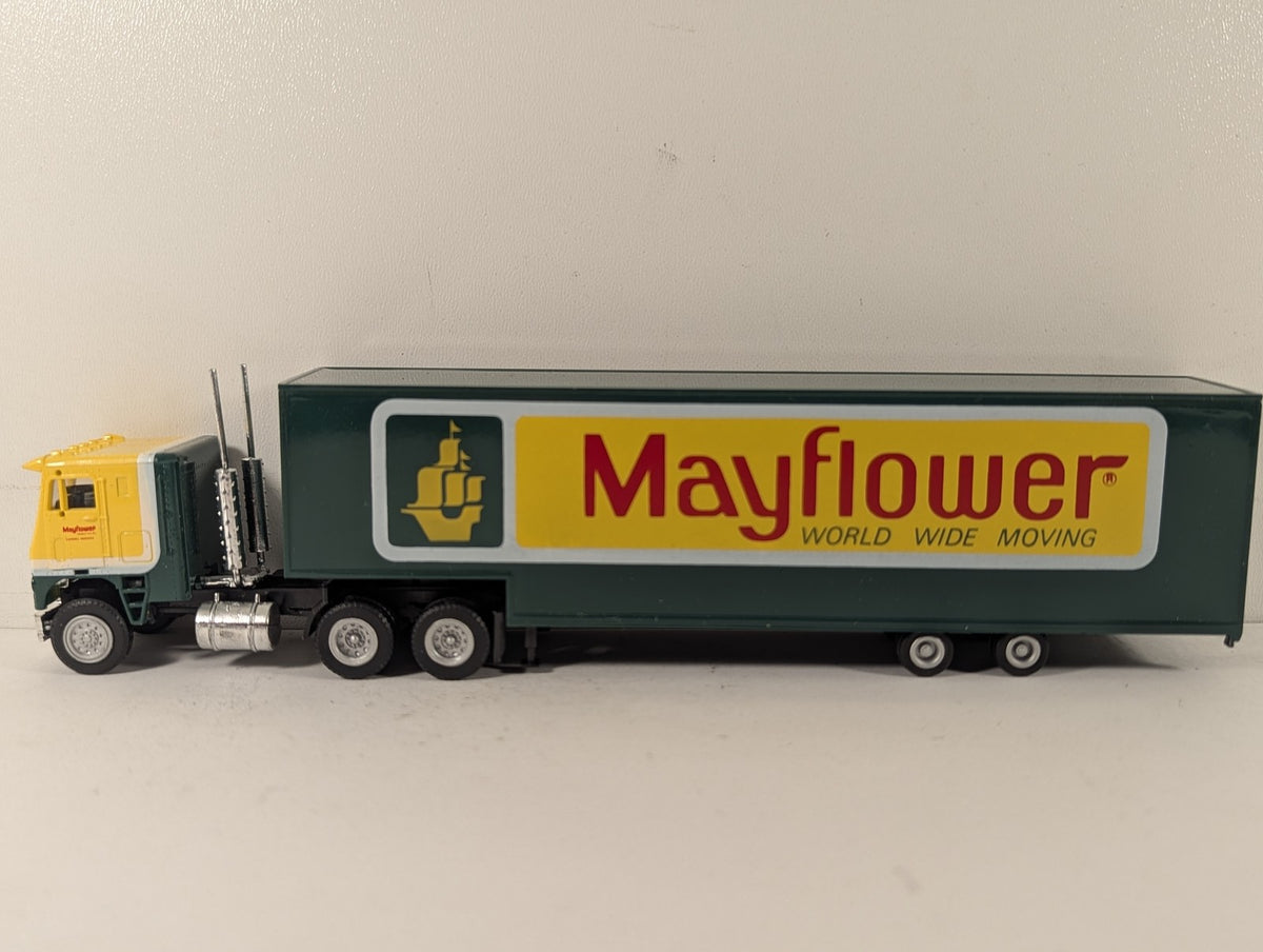 Con-Cor HO Gauge Tractor + Moving Van Trailer Mayflower Road Vehicle