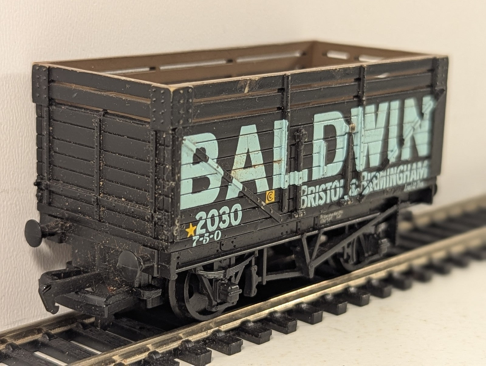 Mainline OO Gauge 7 Plank Wagon Baldwin Open Wagon 2030 37-133