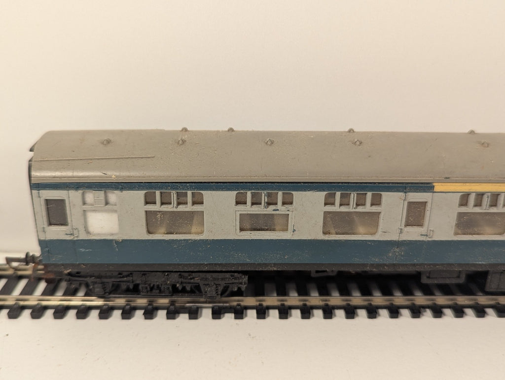 Tri-ang Hornby OO Gauge BR Mk1 Composite Coach No.15865