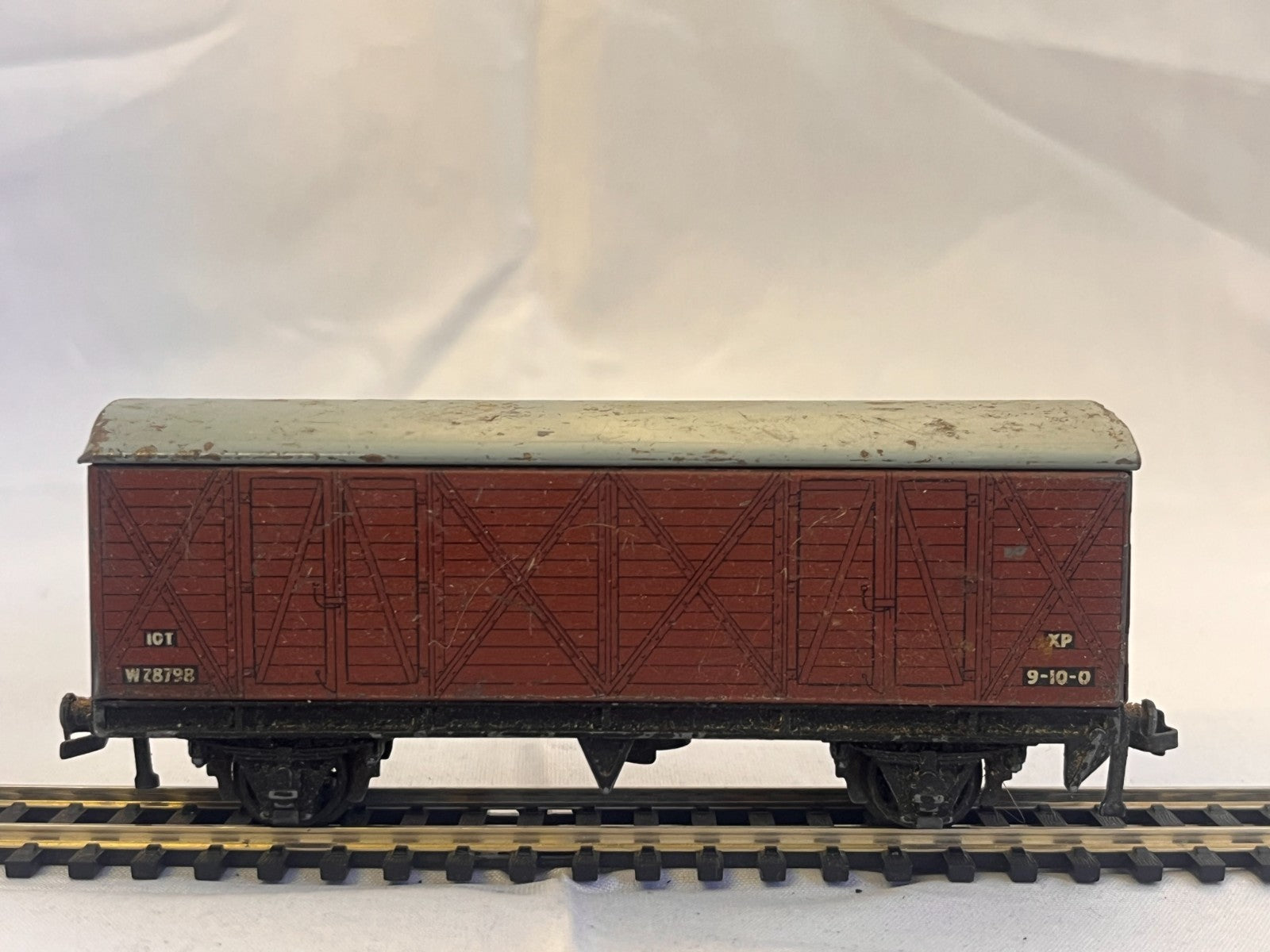 Hornby Dublo OO Gauge BR Ventilated Van W28798
