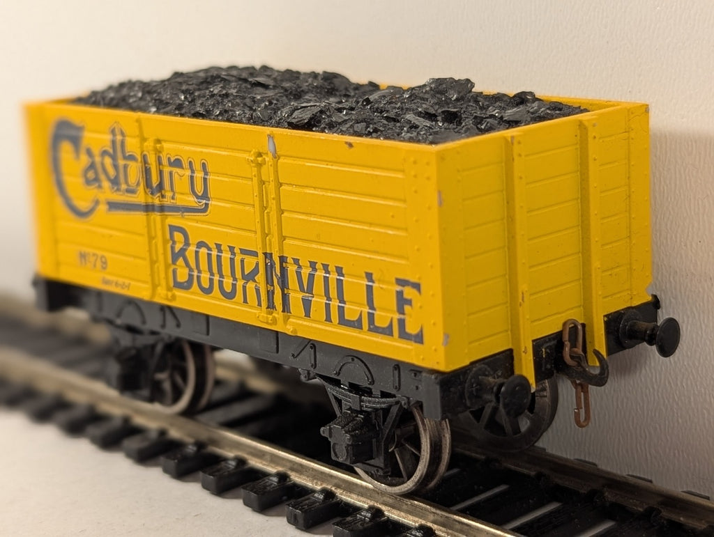 Dapol OO Gauge 7 Plank Open Wagon Goods Wagon 79 Cadbury Bournville Yellow