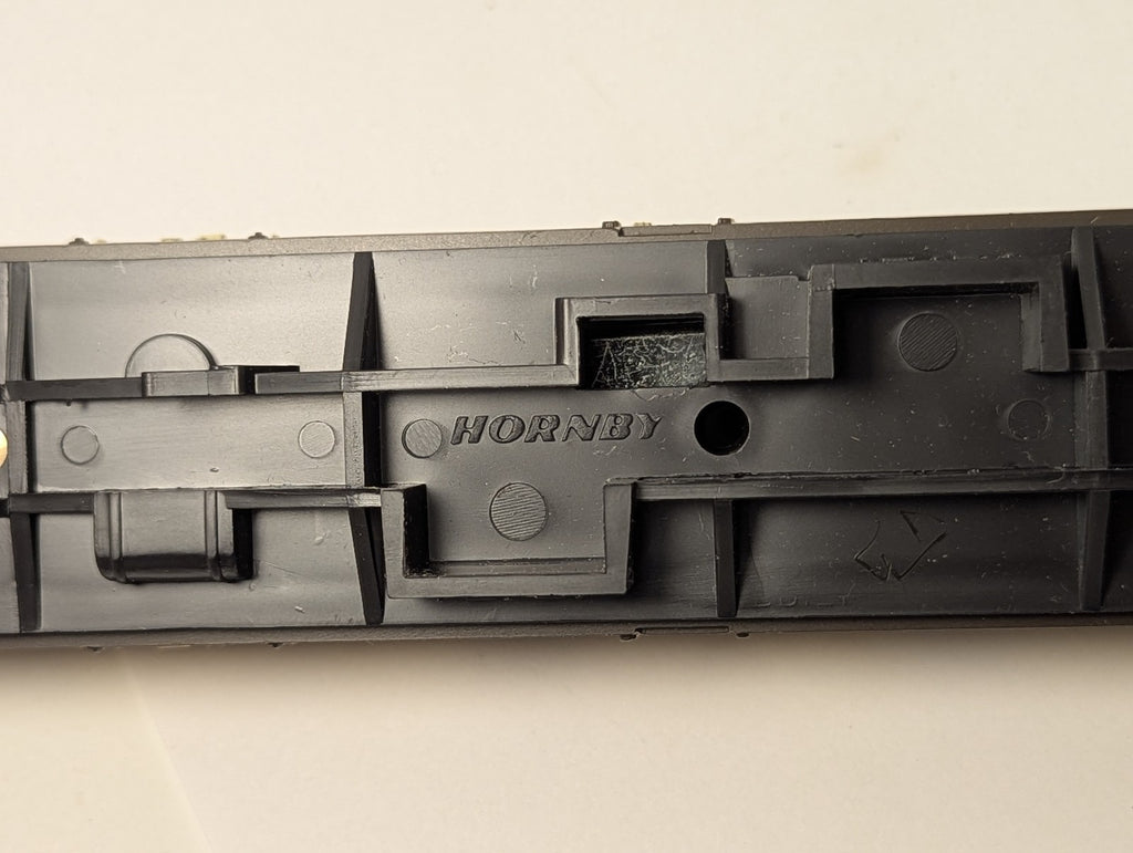Hornby OO Gauge BR Mk1 Full Brake (BG) Passenger Coach W81021