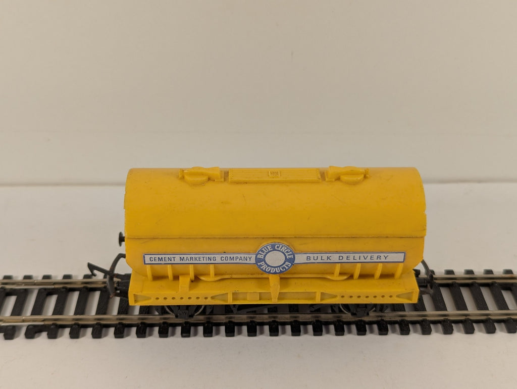 Tri-ang Hornby R564 OO Gauge Blue Circle Cement Wagon Yellow