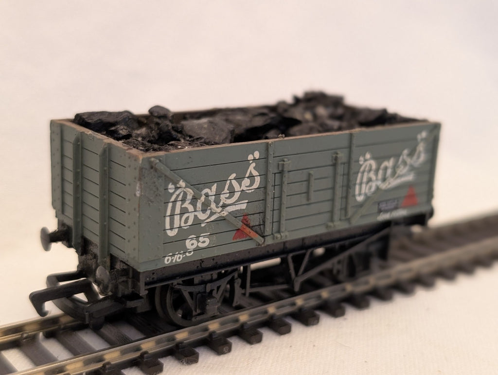 Mainline OO Gauge 7-Plank Open Wagon 'Bass's' Goods Wagon 65 Bass's