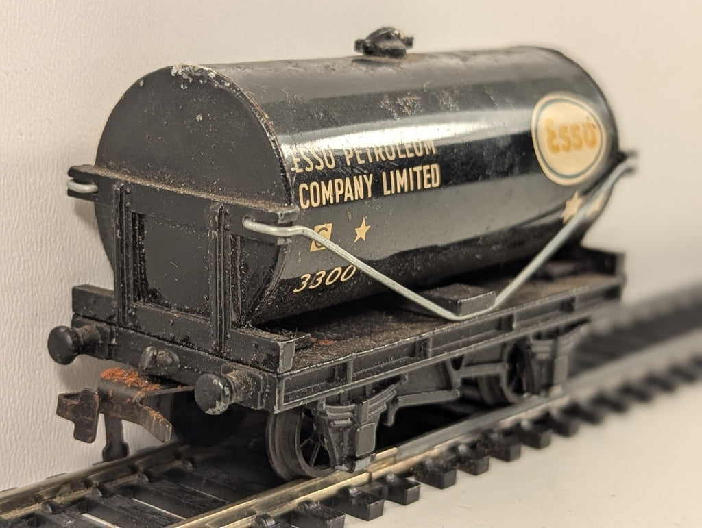 Hornby Dublo 4680 OO Gauge Esso Black Tank Wagon