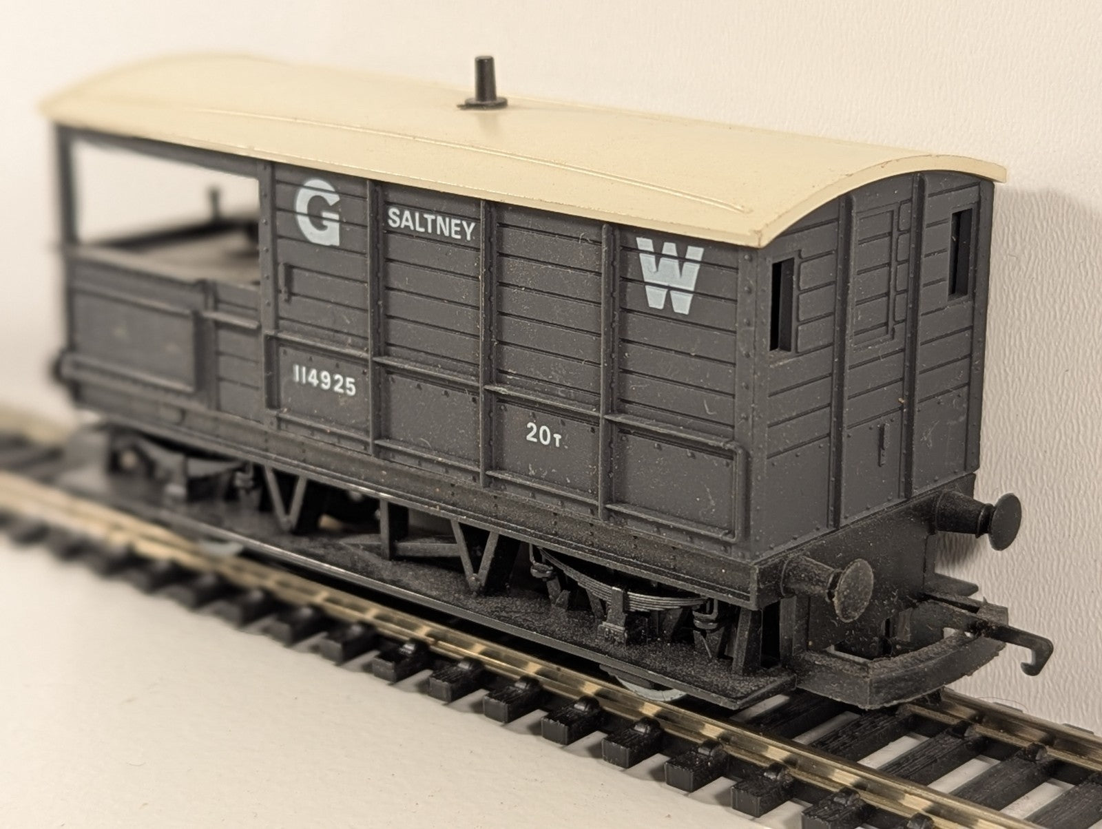 Hornby R714 – GWR 20T ‘Toad’ Brake Van ‘Saltney’