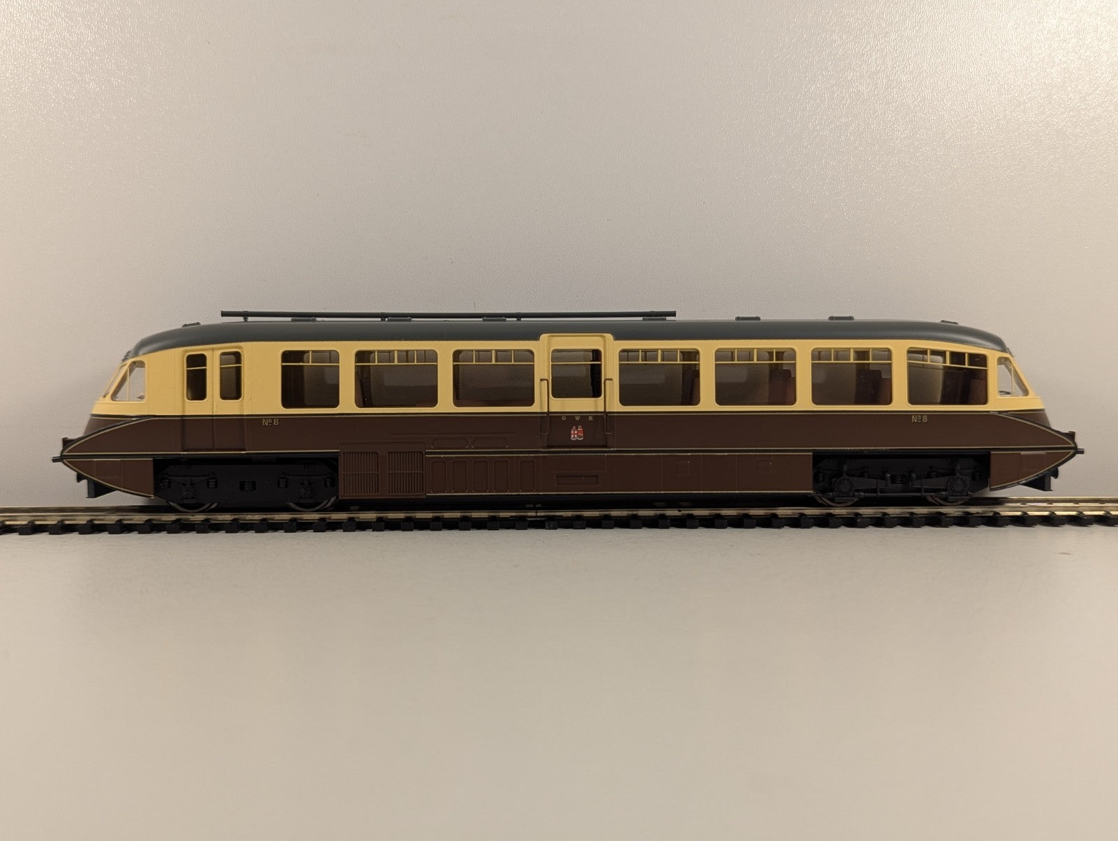 Dapol 4D-011-004 OO Gauge GWR Twin Cities Streamlined Railcar DCC Ready
