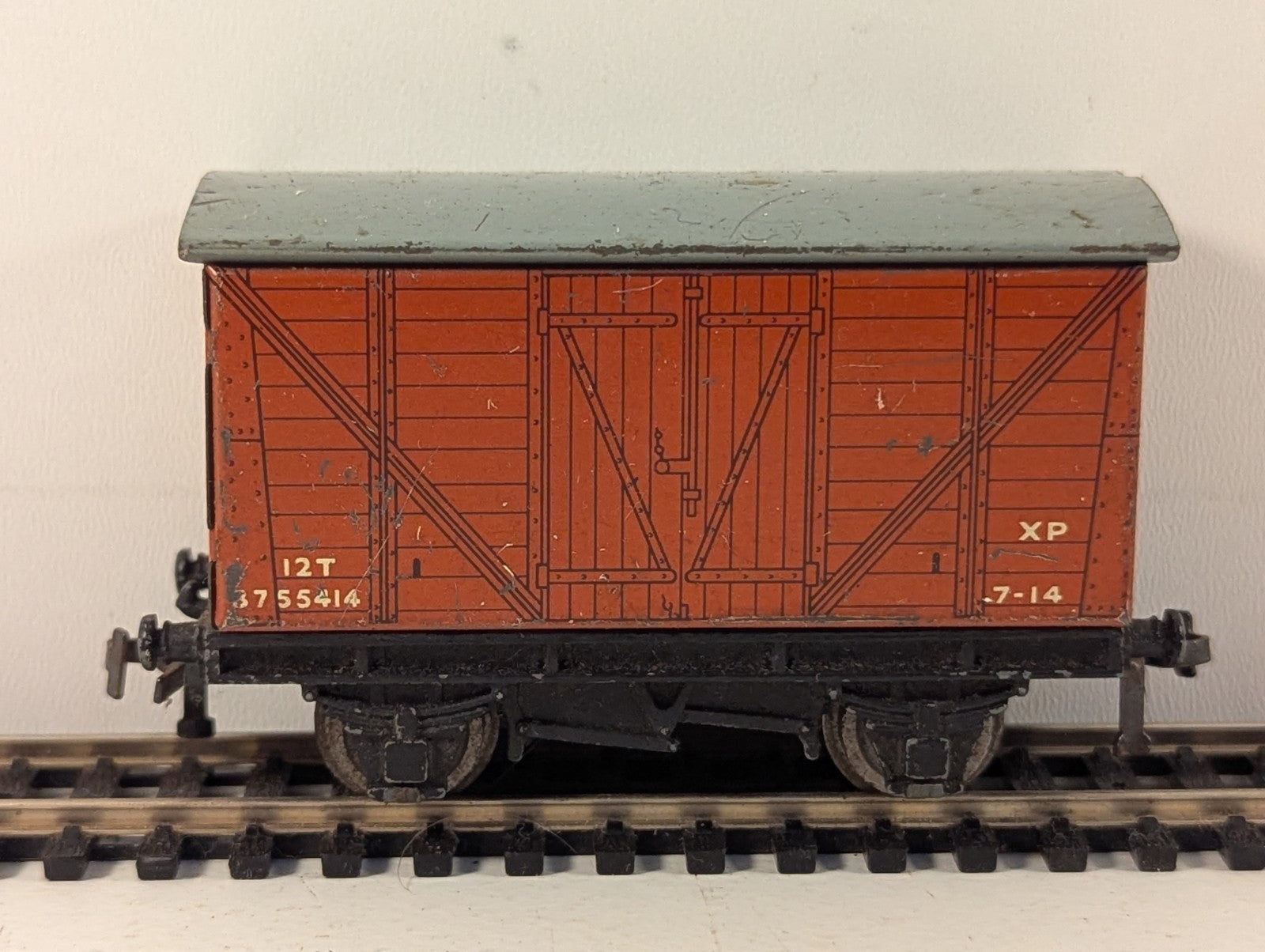 Hornby Dublo BR 12 Ton Goods Van OO Gauge