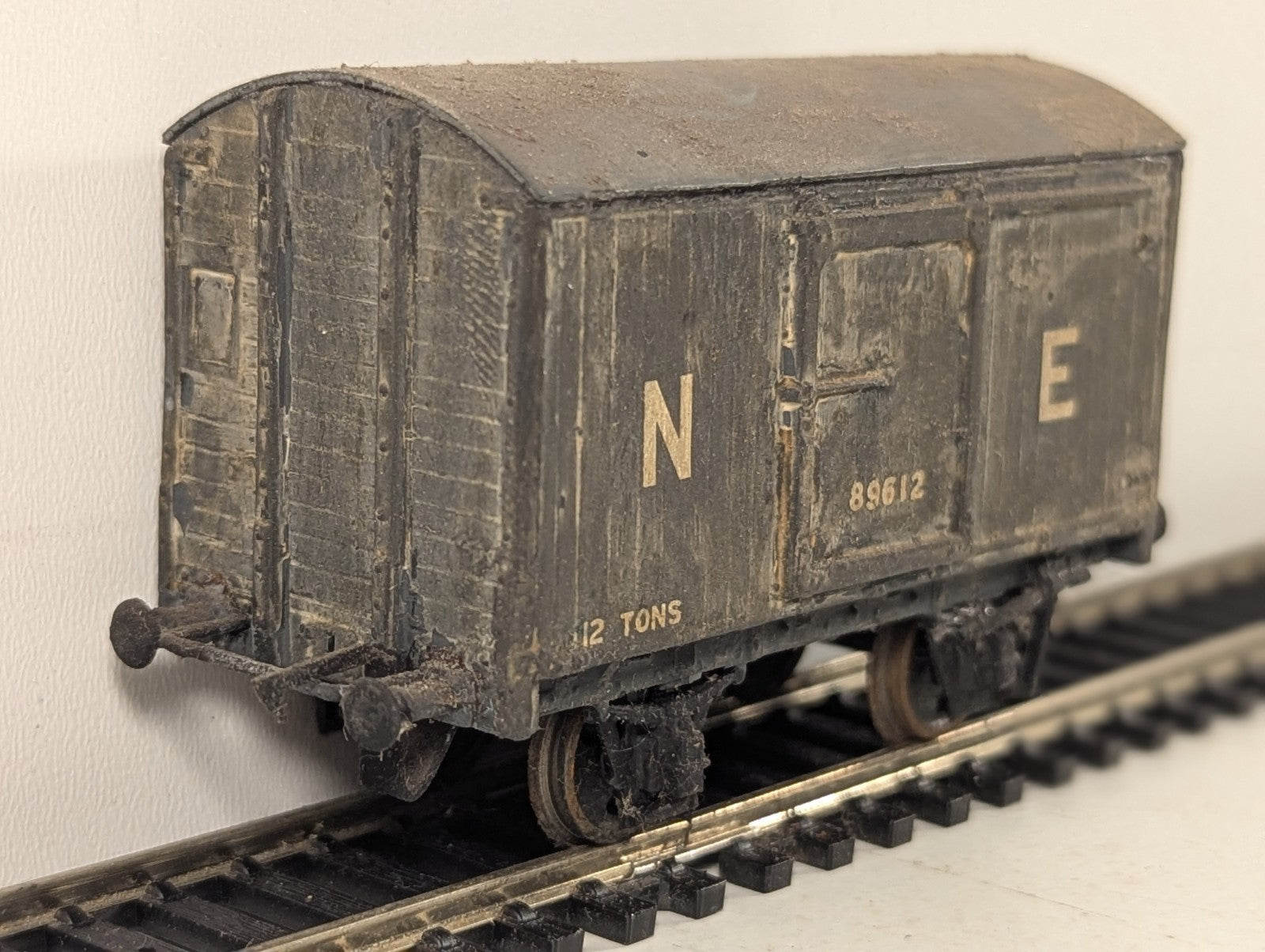 Kitbuilt LNER 12 Ton Ventilated Van Goods Wagon 89612 LNER Grey