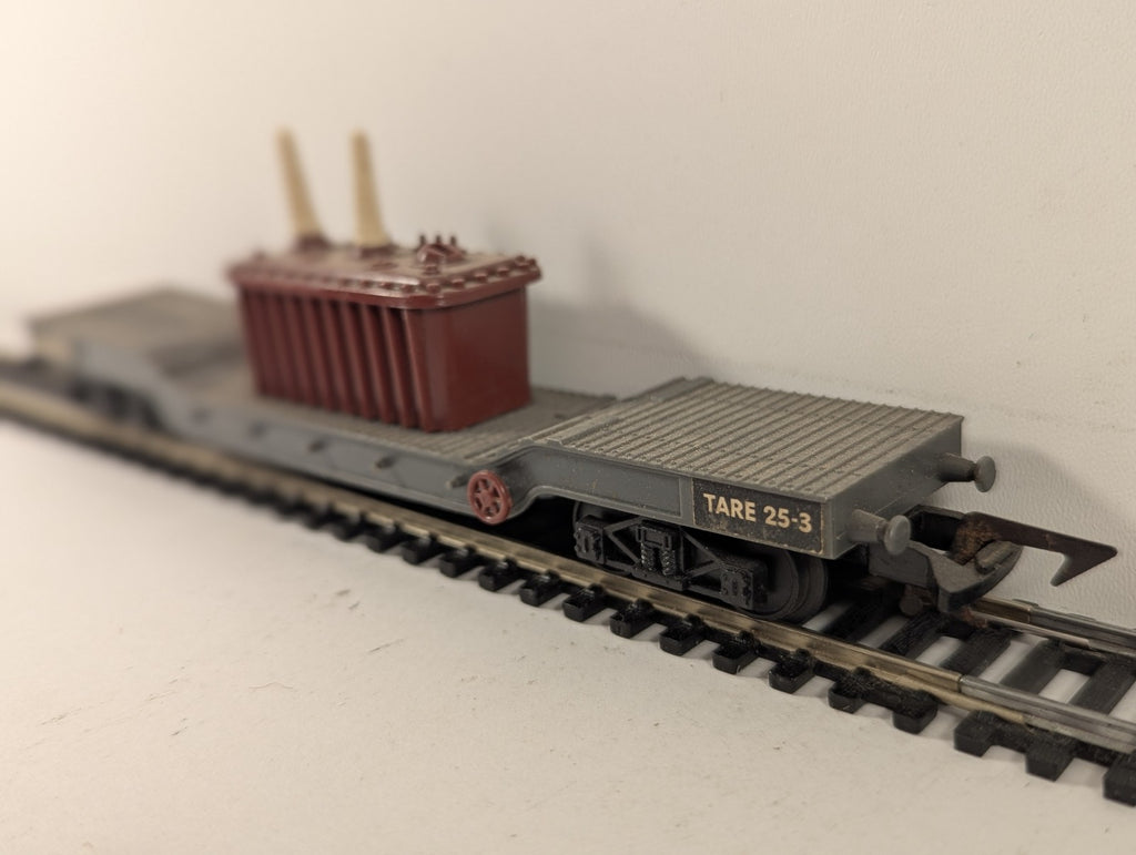 Playcraft HO Gauge Weltrol Wagon with Transformer Goods Wagon B900923 BR Grey