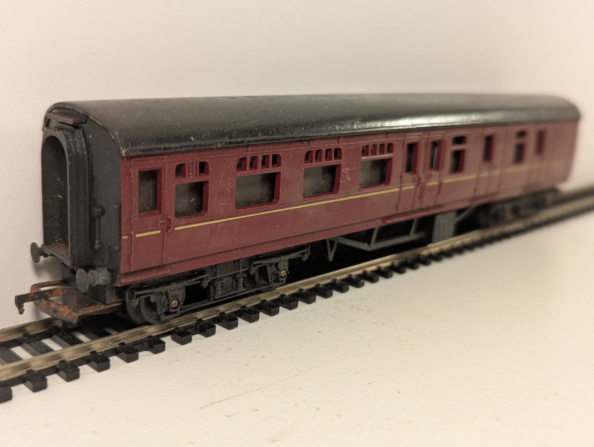 Tri-ang OO Gauge BR Maroon  Coach