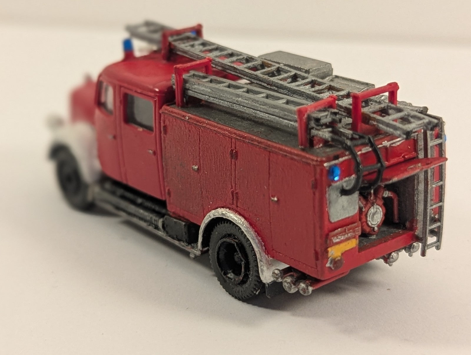 Roco HO Scale Mercedes-Benz L3500 Fire Engine Red