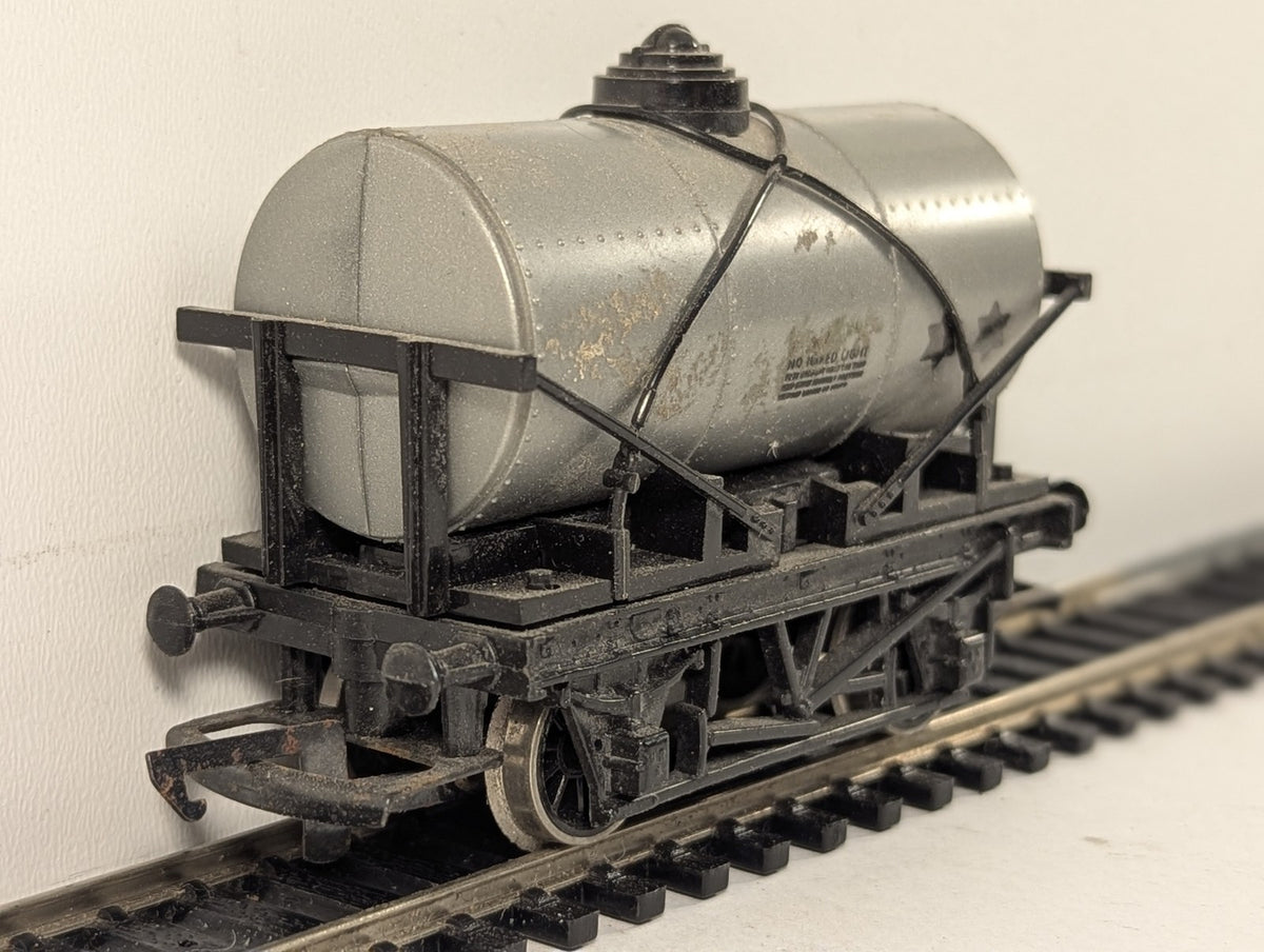 Tri-ang OO Gauge Shell Lubricating Oil Tank Wagon Goods Wagon Silver R.127