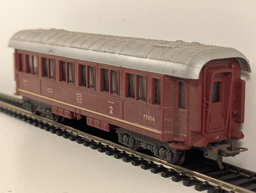 Lima HO Gauge SNCF 2nd Class Coach Passenger Coach 77104 SNCF Maroon