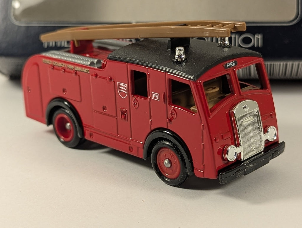 Vanguards 1:43 1955 Dennis F8 Fire Engine Die-cast Fire Engine