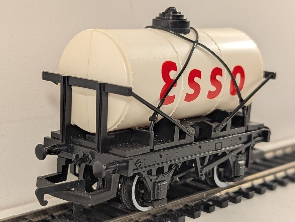Hornby OO Gauge Esso Tank Wagon Goods Wagon